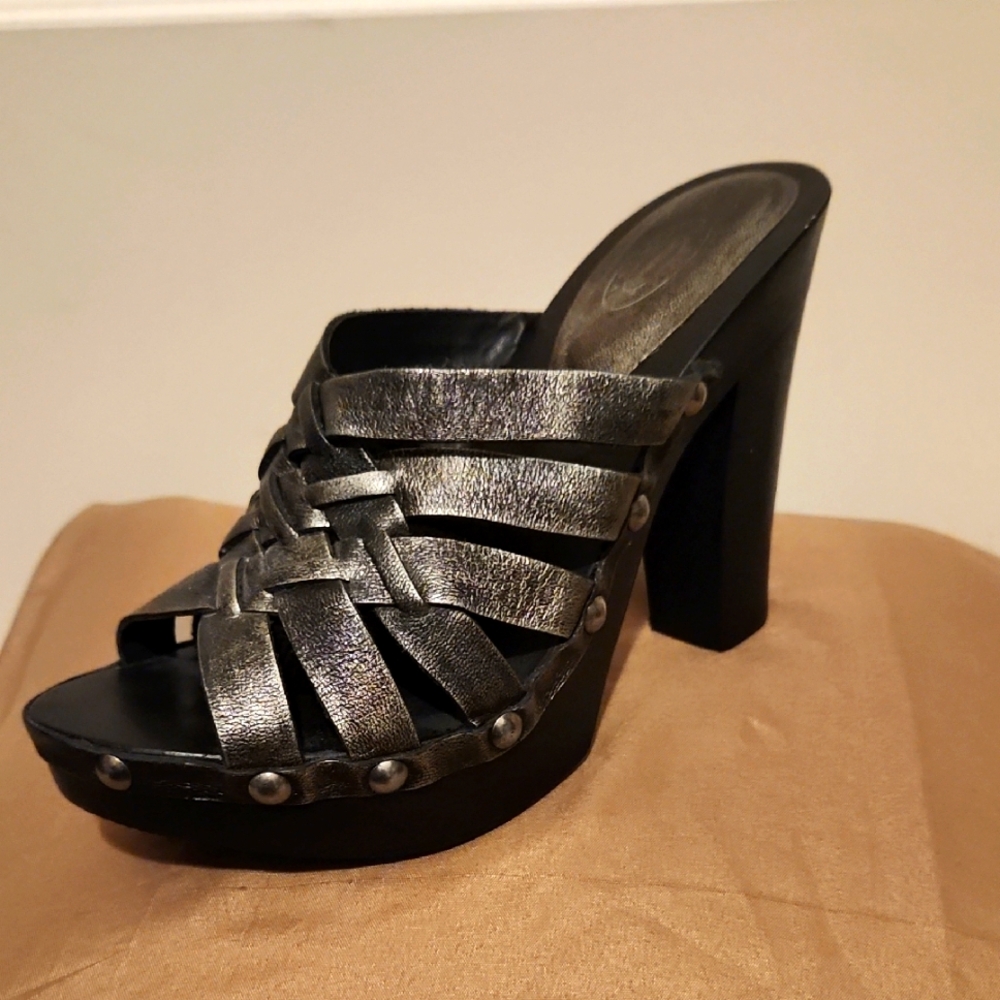 Dr. Scholl's Black, Silver, Bronze, & Metallic Wooden Heel. Size 7 BRAND NEW!